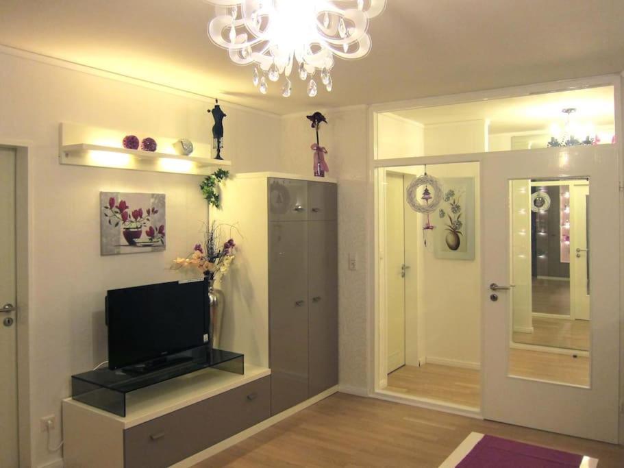 Apartment Modernes 1 Luxusappartement Kleiner Roland Mit Parkplatz Und Balkon In Naehe Zentrum