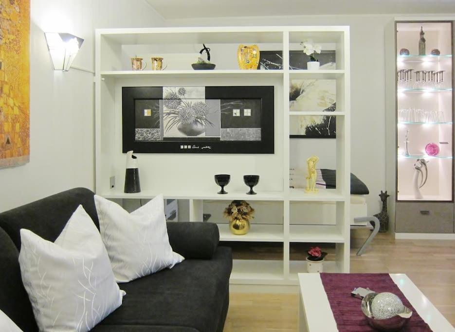 Appartement Modernes 1 Luxusappartement Kleiner Roland Mit Parkplatz Und Balkon In Naehe Zentrum *
