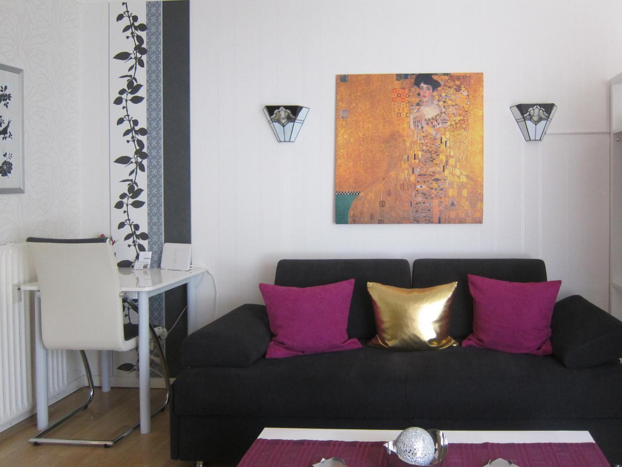 Modernes 1 Luxusappartement Kleiner Roland Mit Parkplatz Und Balkon In Naehe Zentrum Apartment Bremen