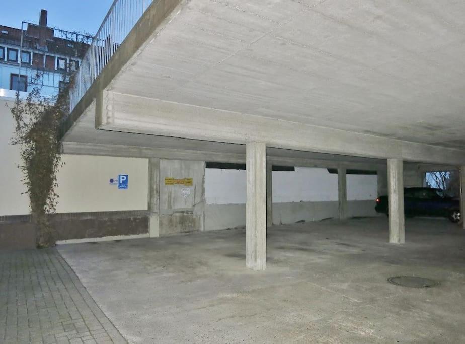 Modernes 1 Luxusappartement Kleiner Roland Mit Parkplatz Und Balkon In Naehe Zentrum Bremen